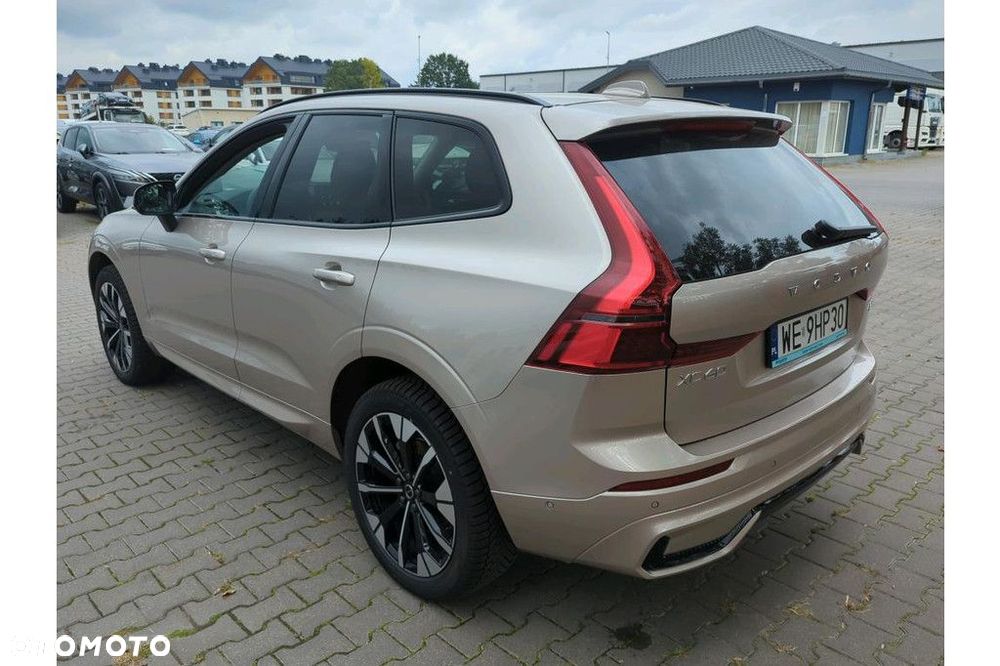 Volvo XC 60 B5 B AWD Ultra Dark - 4