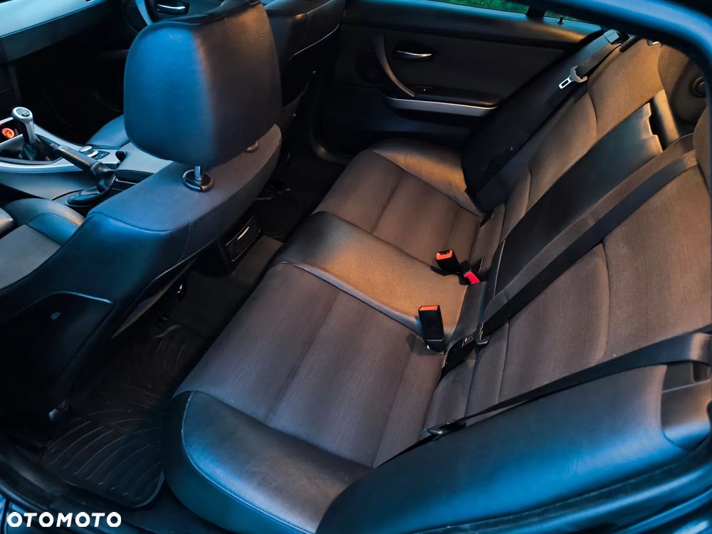 BMW Seria 3 320d - 8
