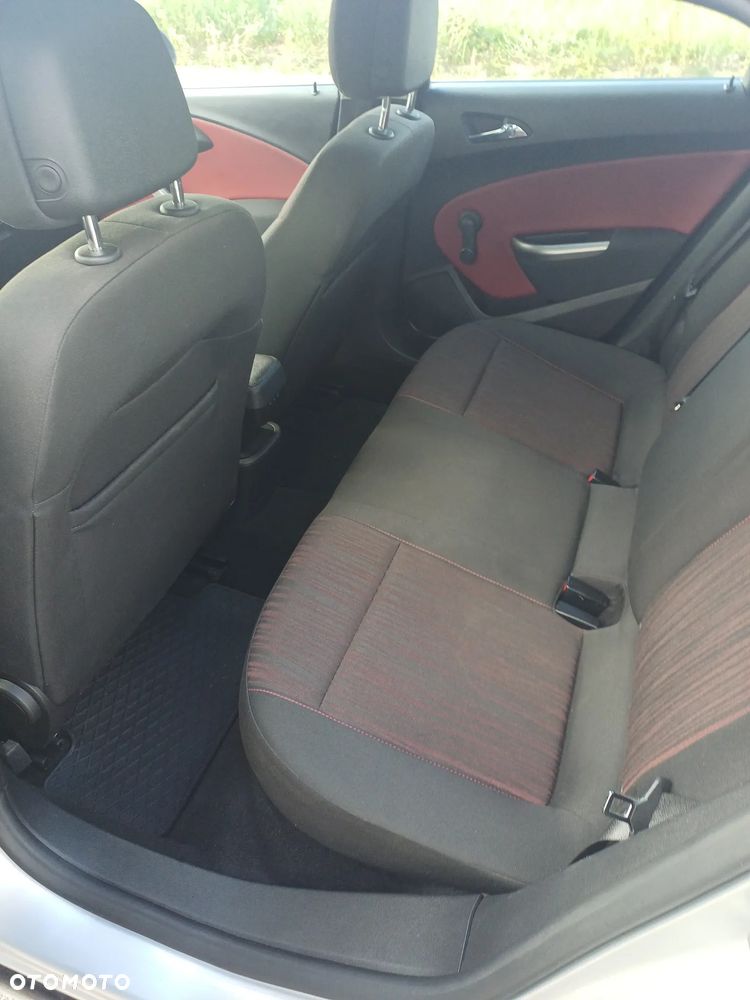 Opel Astra 1.7 CDTI ecoFLEX - 12