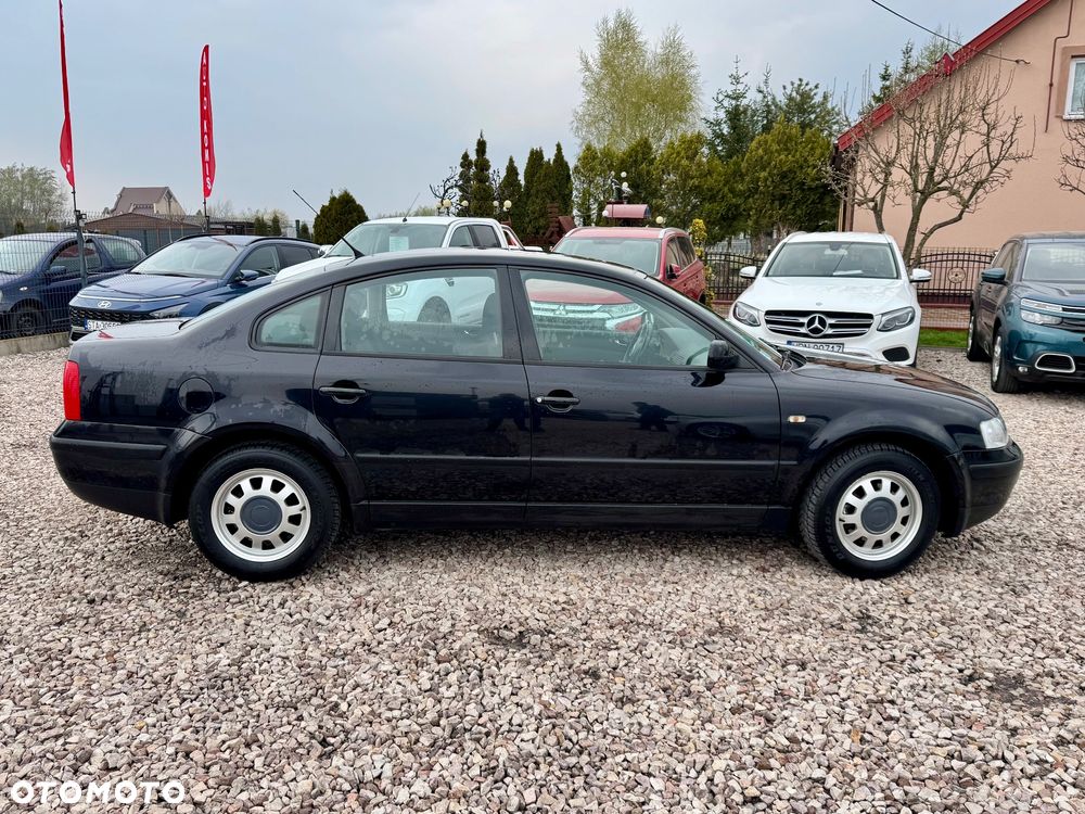 Volkswagen Passat 1.6 - 18