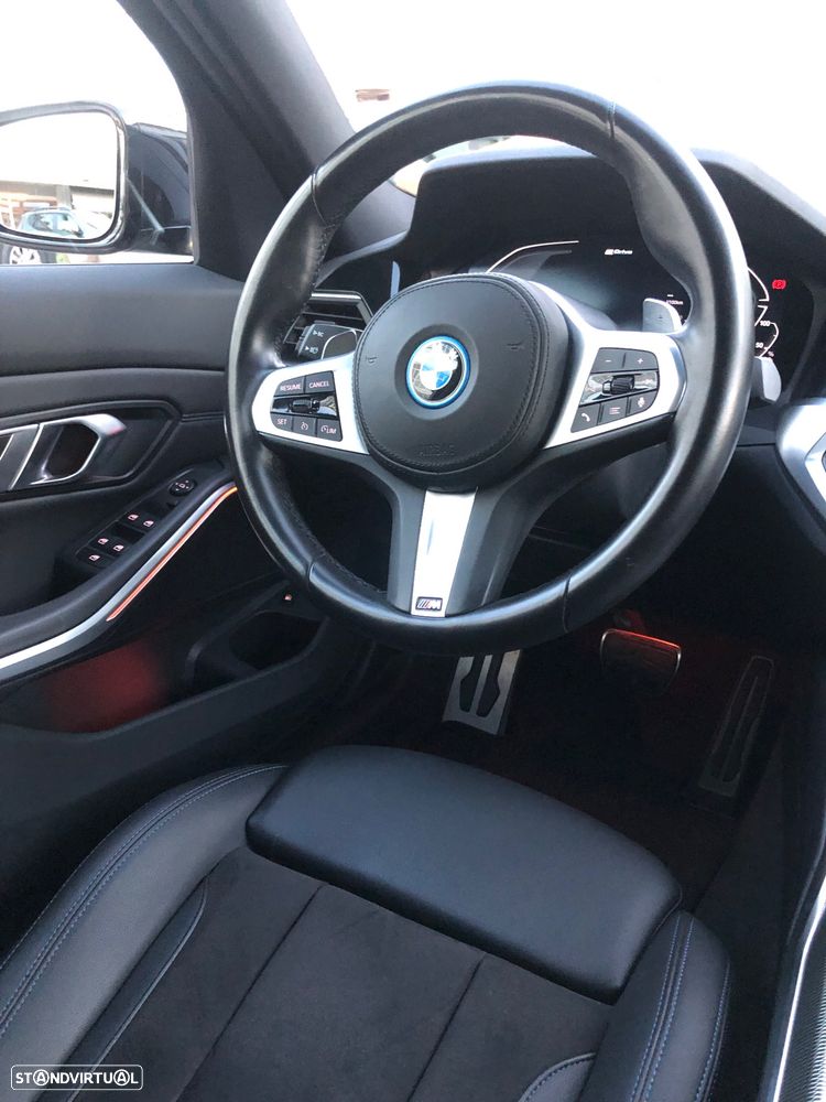 BMW 330 e Pack M Auto - 26