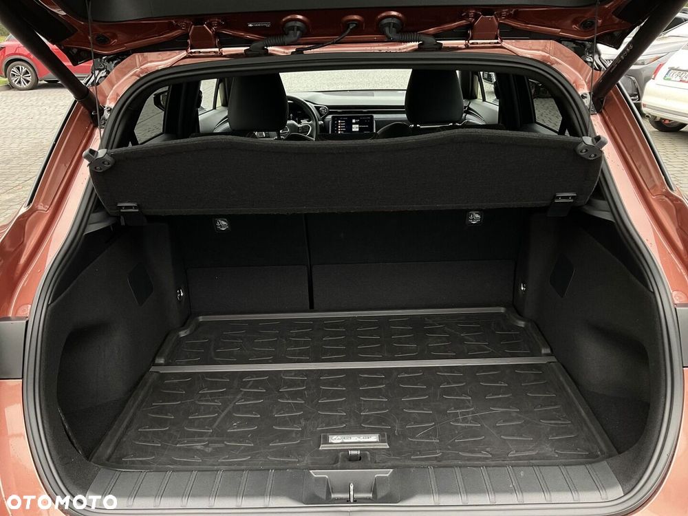 Lexus LBX 1.5 Hybrid Cool AWD - 34