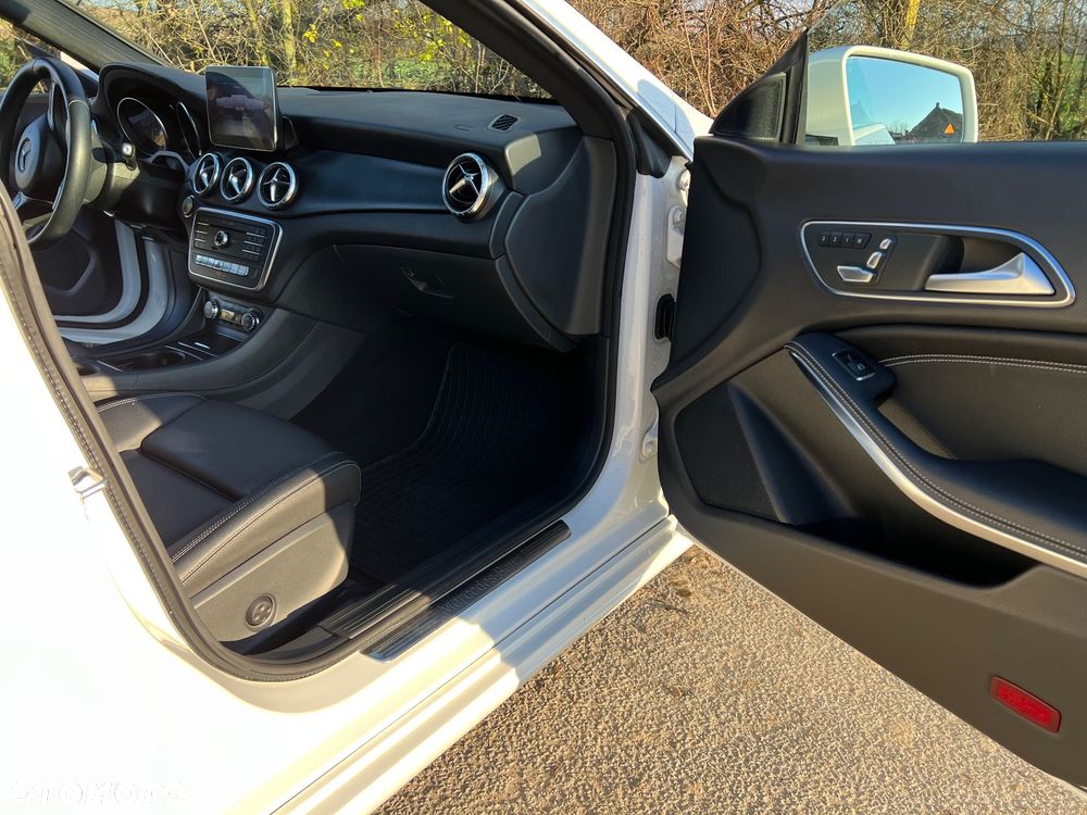 Mercedes-Benz CLA 250 7G-DCT Sport - 19
