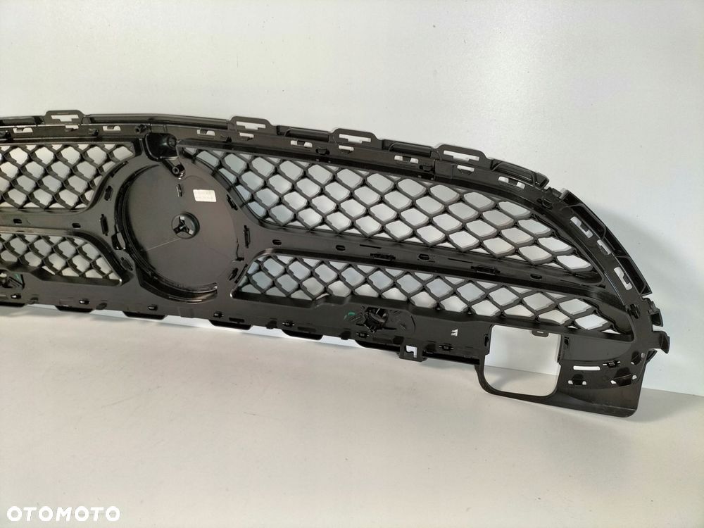 atrapa kratka grill mercedes c klasa w206 21- amg - 5