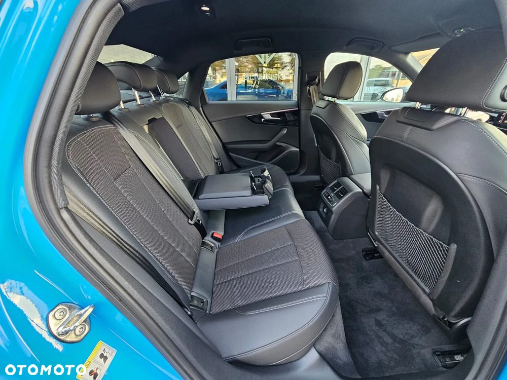 Audi A4 - 24