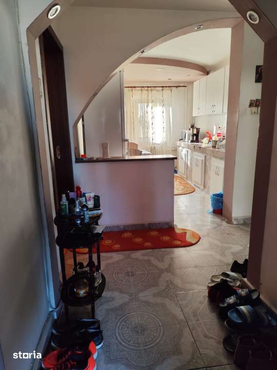 Apartament 4 camere, etaj 1, Craiovita Noua — fotografia 3