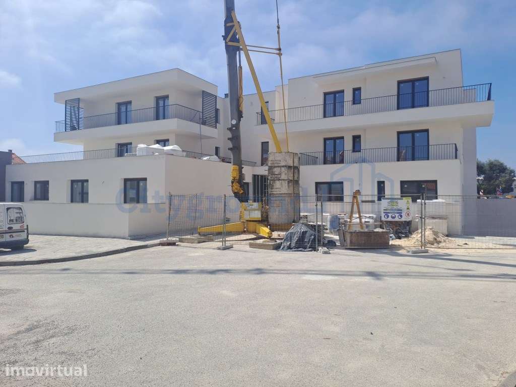 Apartamento T2 com garagem no centro de Ferrel - Grande imagem: 2/20