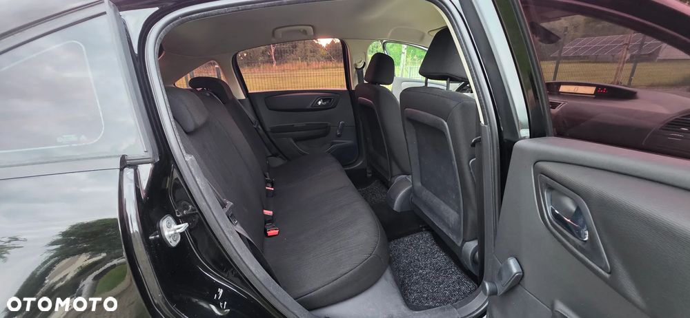 Citroën C4 1.4 16V Advance - 25