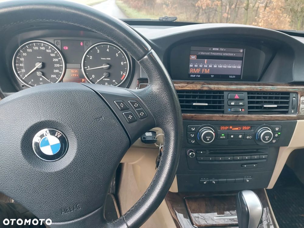 BMW Seria 3 320i - 10