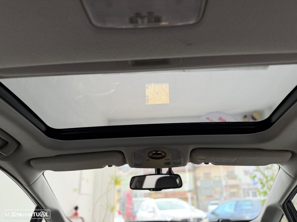 Toyota Prius 1.8 Premium +Pele+GPS+Solar - 13