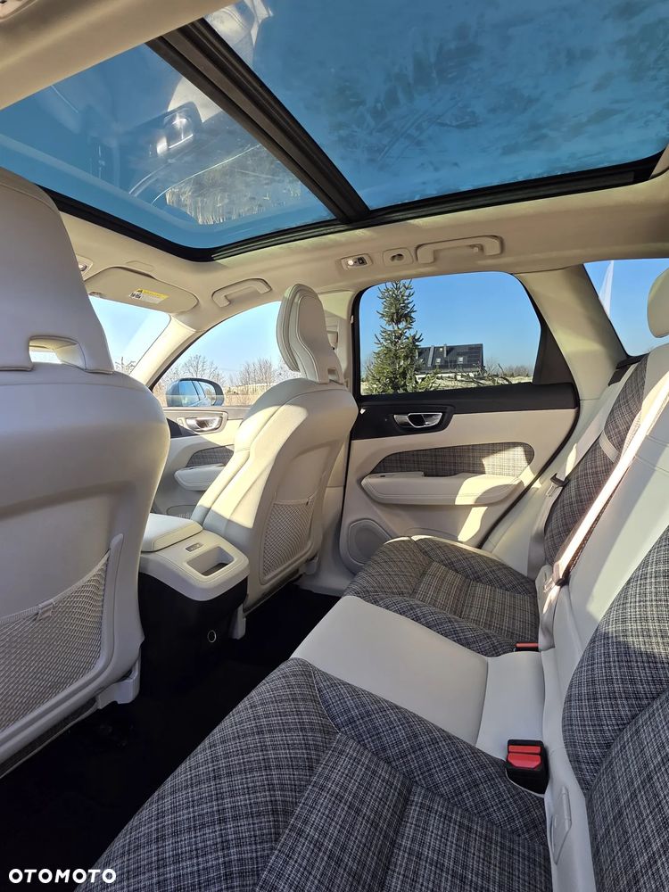 Volvo XC 60 T5 AWD Momentum - 5