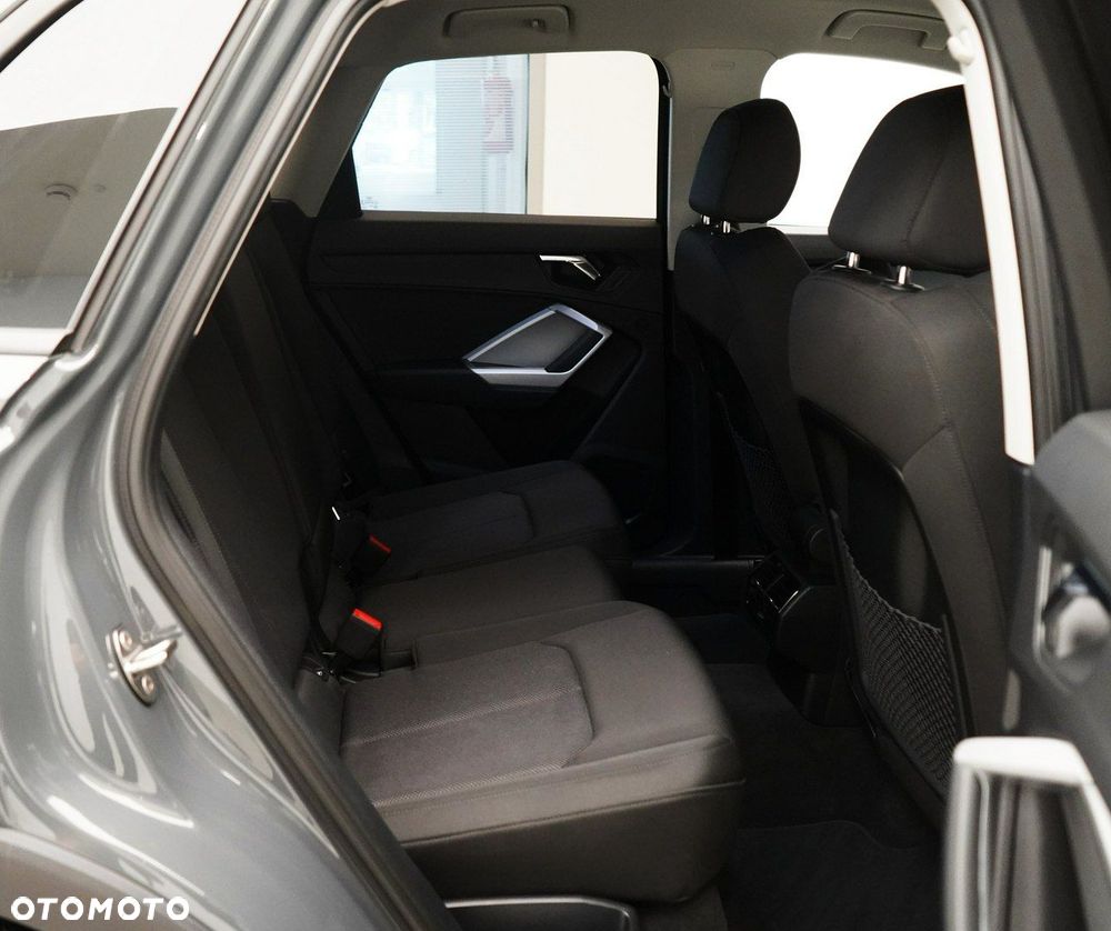 Audi Q3 - 18