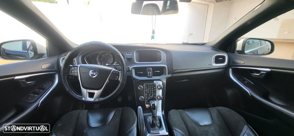 Volvo V40 2.0 D2 R-Design - 3