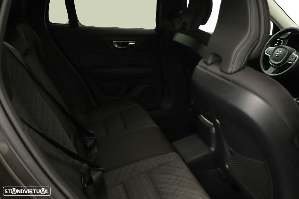 Volvo V60 2.0 T6 AWD TE Essential - 24