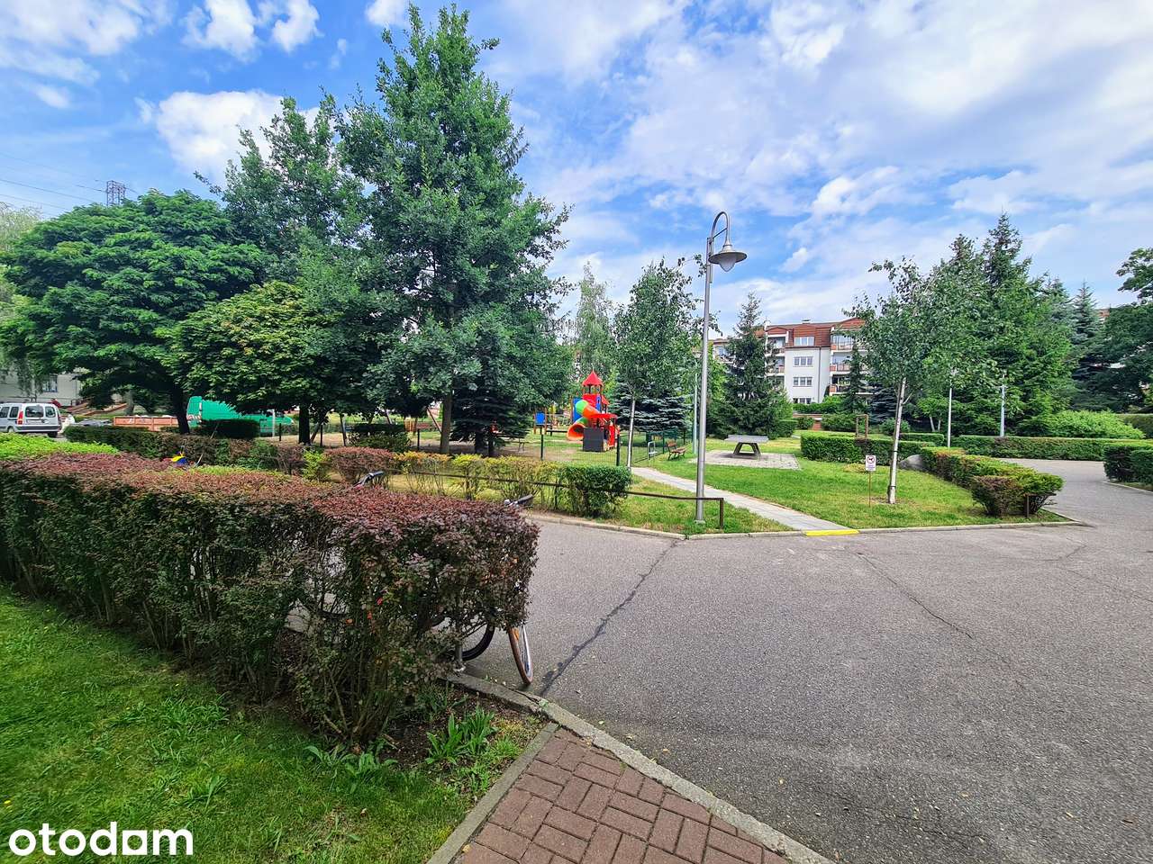 Okazja, ciche 2 pokoje, osobna kuchnia z dużą jadalnią, taras