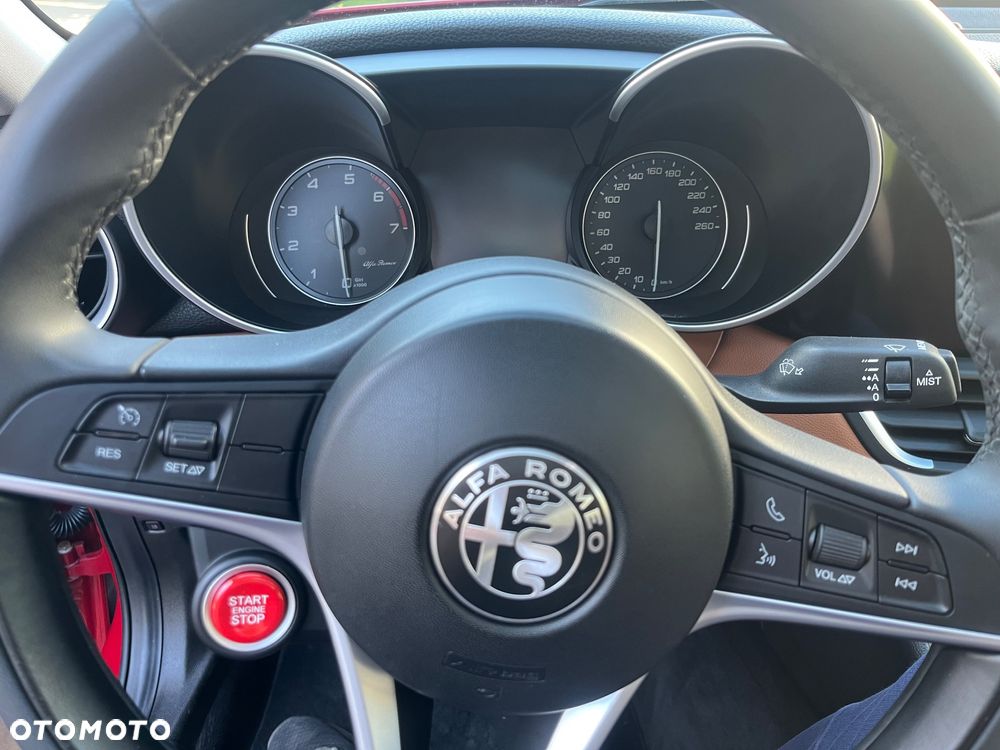 Alfa Romeo Giulia - 17