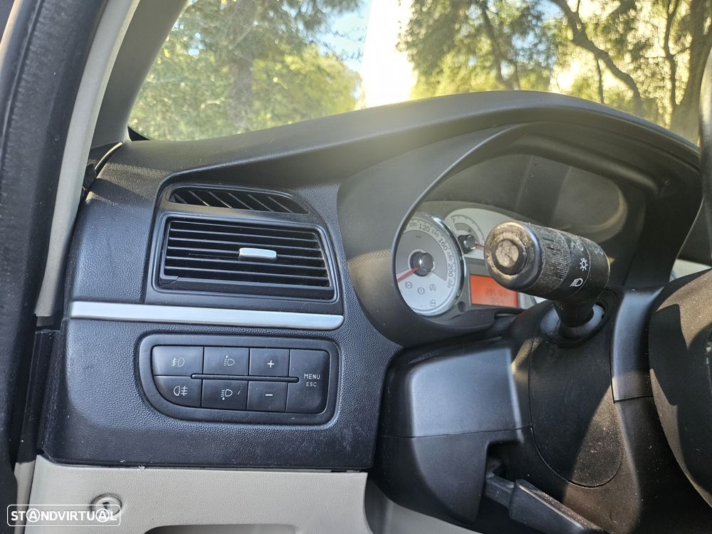 Fiat Linea 1.3 M-Jet Emotion - 10
