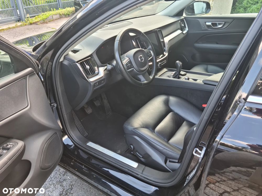 Volvo V60 D4 Drive-E Momentum - 24