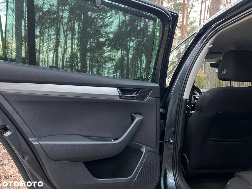 Skoda Superb 1.6 TDI Ambition DSG - 17