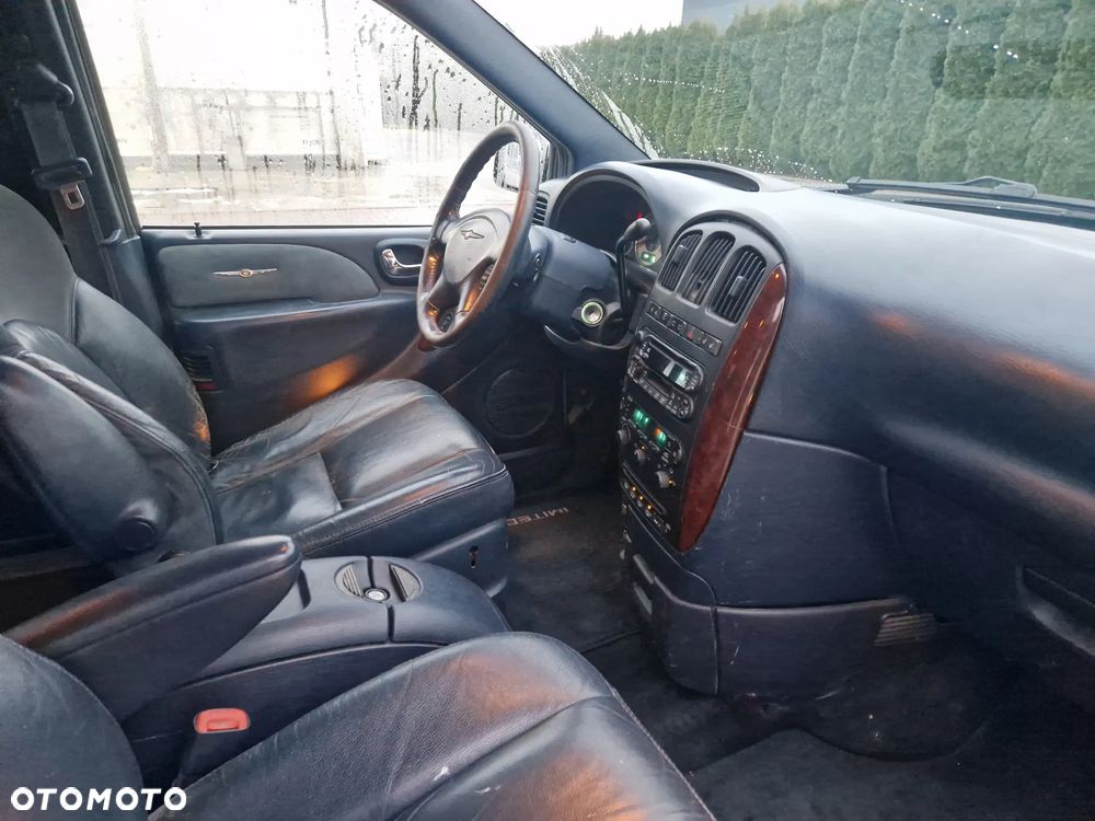 Chrysler Town & Country 3.8 - 9