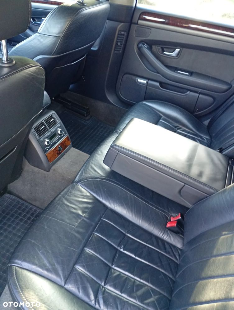 Audi A8 4.2 Quattro - 10
