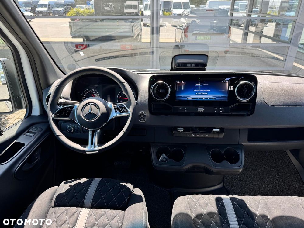 Mercedes-Benz Sprinter - 15