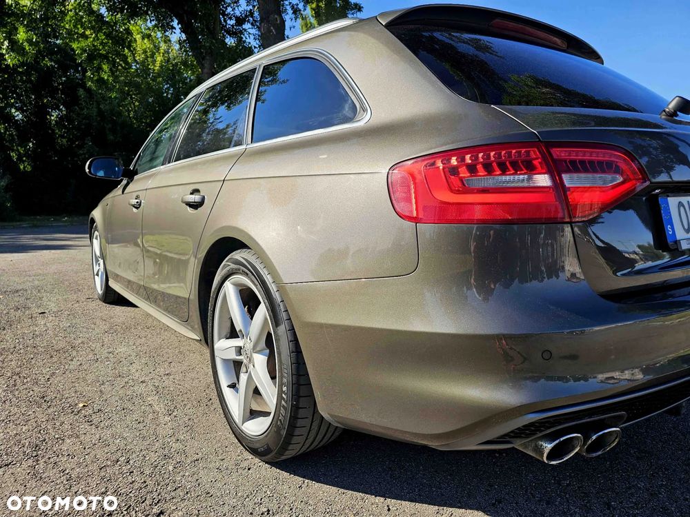 Audi A4 Avant 2.0 TDI DPF quattro S tronic S line Sportpaket - 4