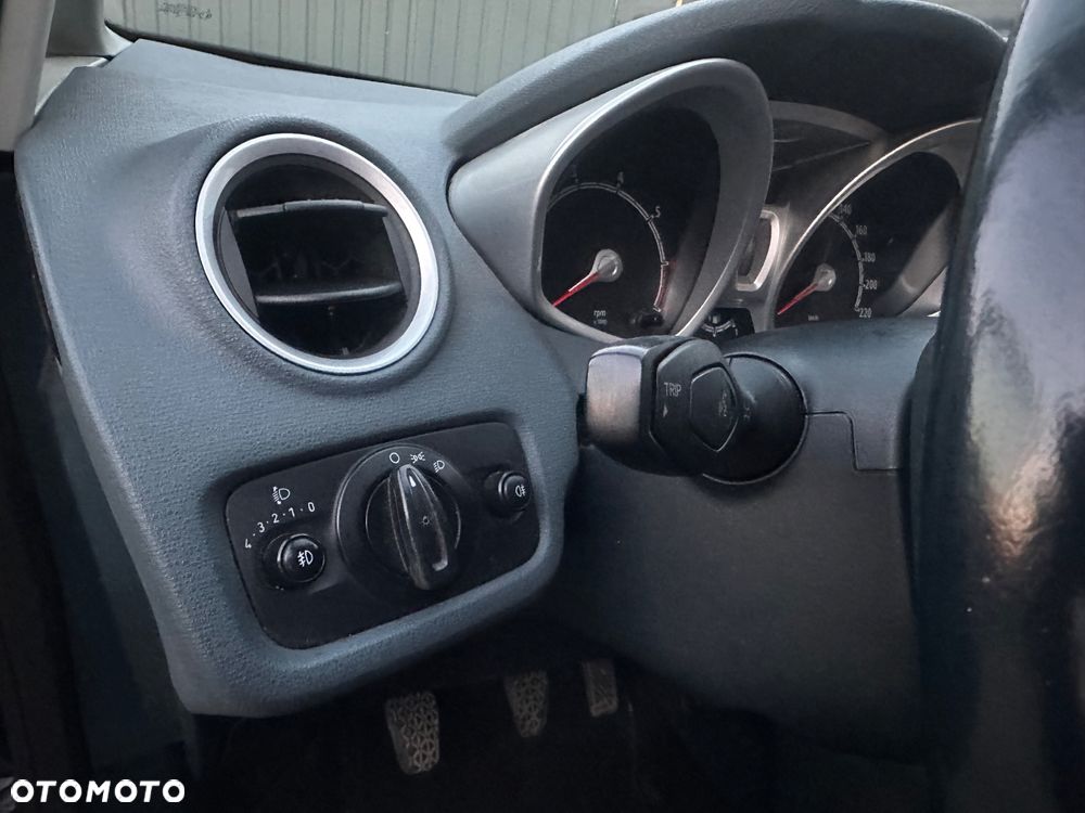 Ford Fiesta 1.6 Ti-VCT Ghia - 38