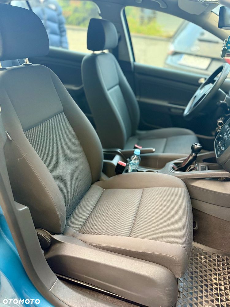 Volkswagen Golf 1.6 Comfortline - 24
