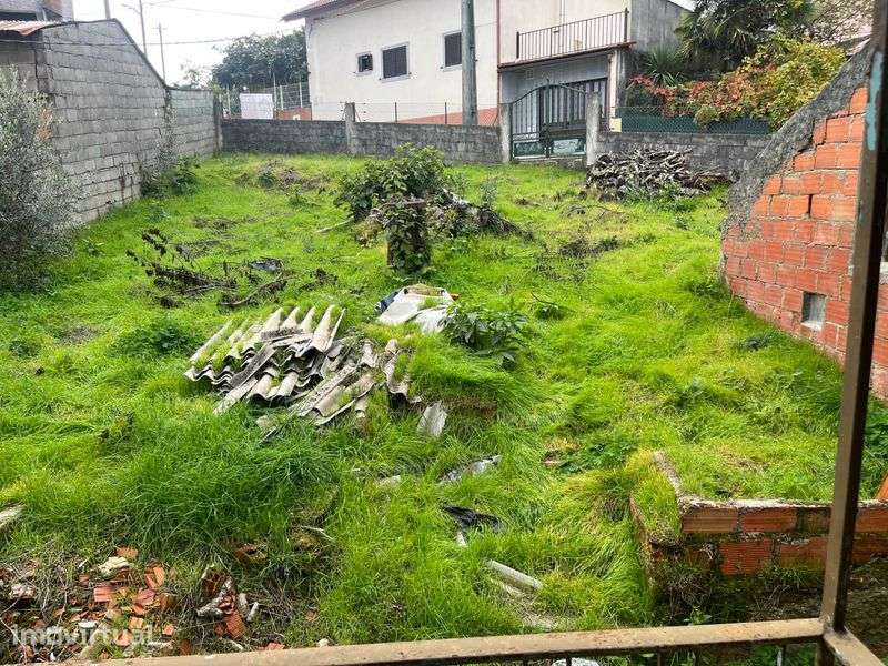 Moradia para reabilitar c/terreno em Aviúges/Viseu - Grande imagem: 4/11