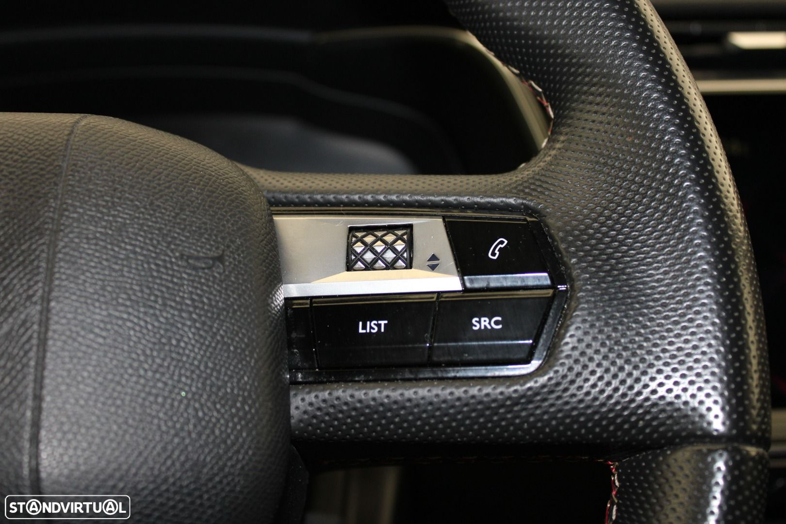 DS DS7 Crossback 1.5 BlueHDi Performance Line EAT8 - 6