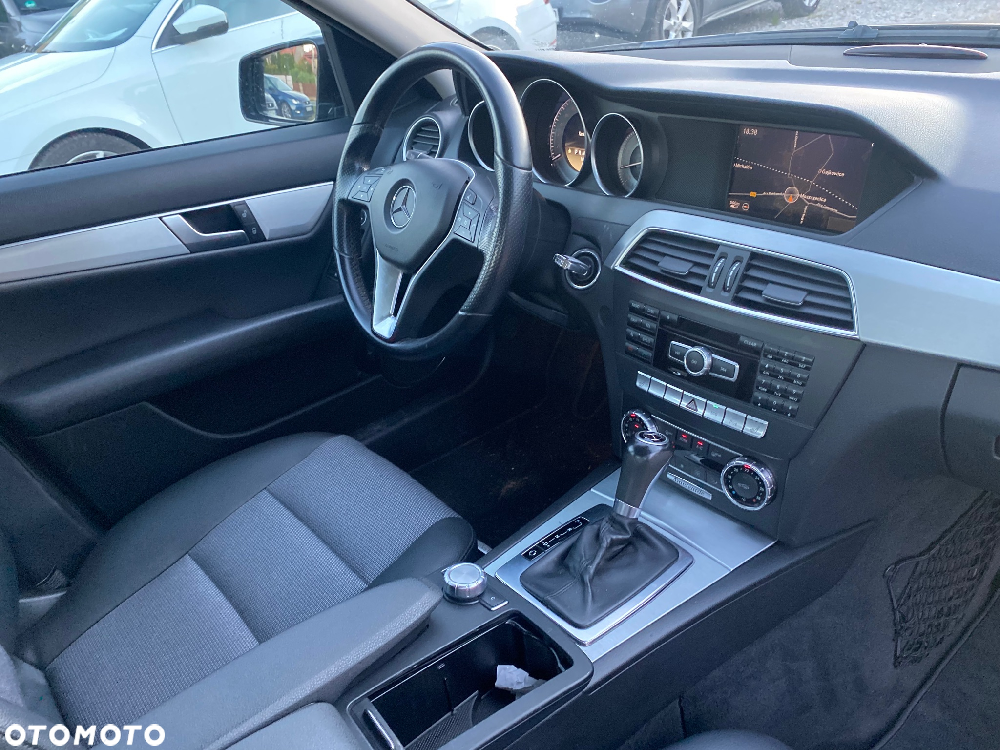 Mercedes-Benz Klasa C 180 CGI Automatik BlueEFFICIENCY Avantgarde - 21