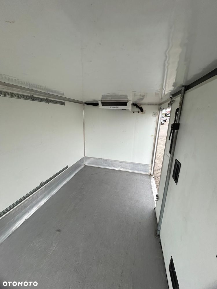 Mercedes-Benz Sprinter - 15