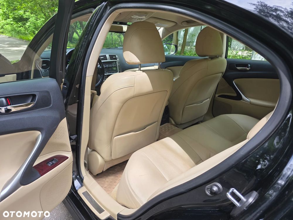 Lexus IS 250 Prestige - 15