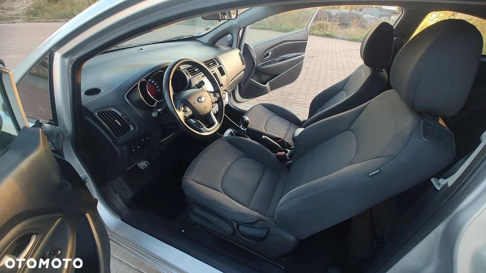 Kia Rio - 10