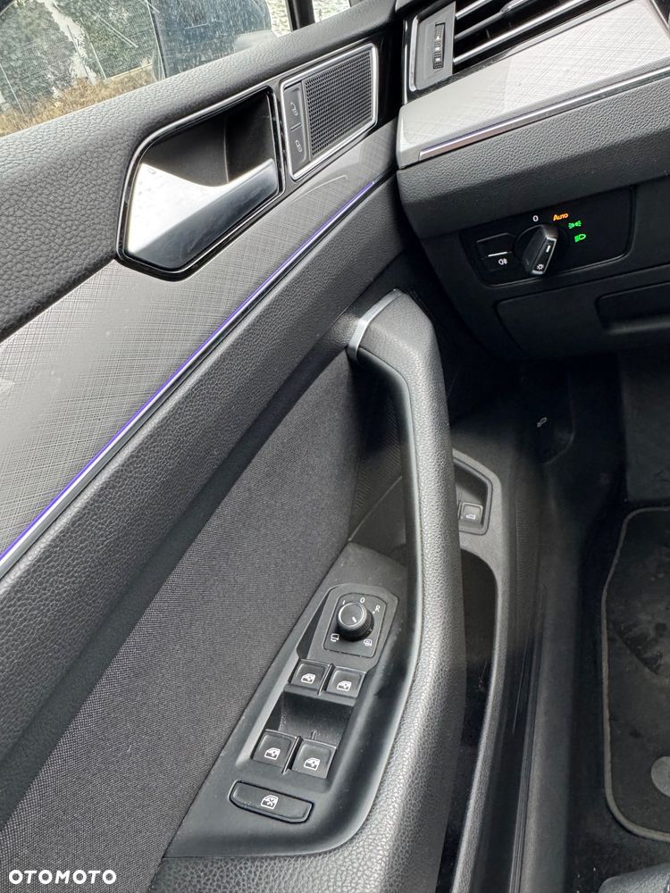 Volkswagen Passat - 16