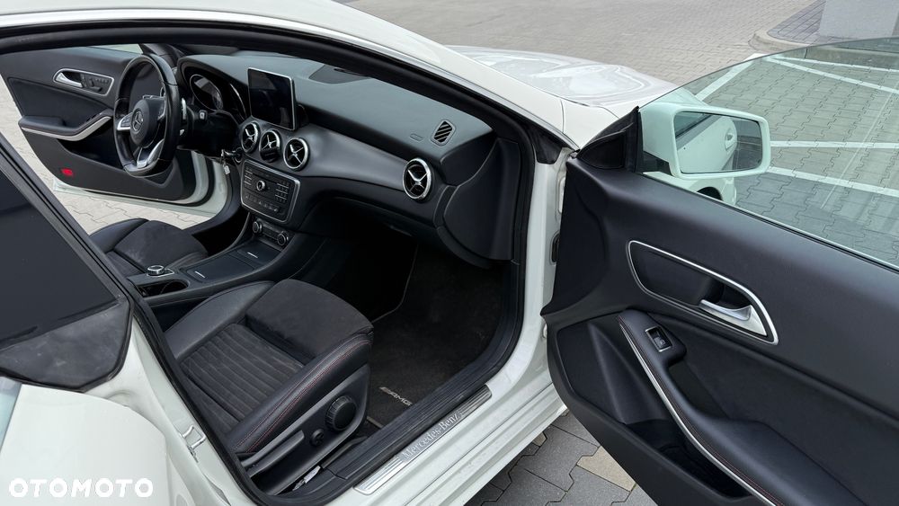 Mercedes-Benz CLA 200 7G-DCT AMG Line - 9