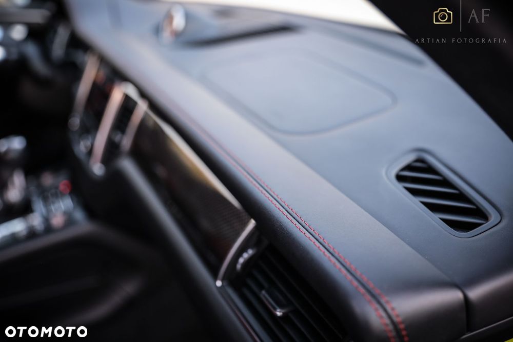 Porsche Macan - 29