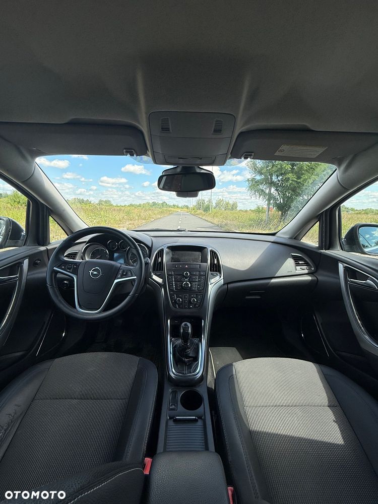 Opel Astra 2.0 CDTI Cosmo - 11
