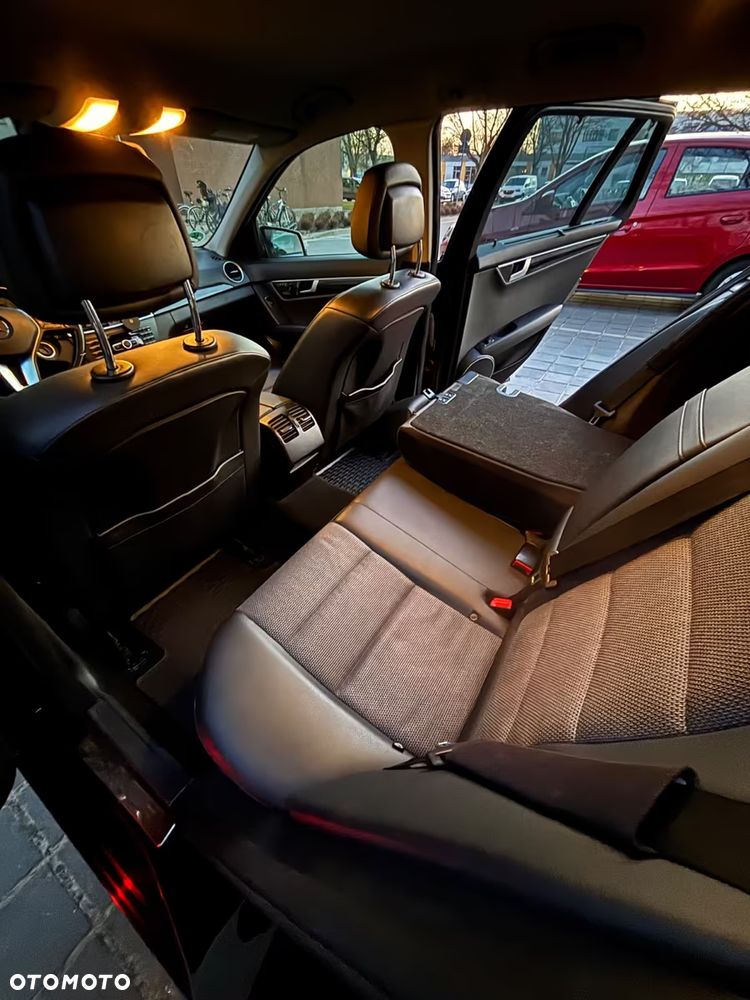 Mercedes-Benz Klasa C 250 CDI BlueEff 4-Matic Avantgarde - 8