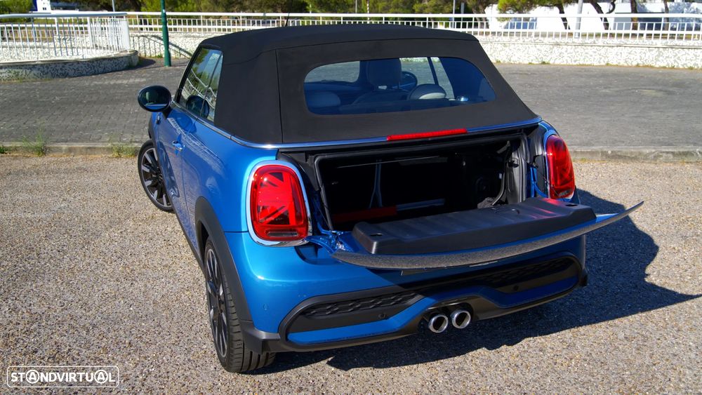 MINI Cabrio Cooper S Premium Classic Auto - 22
