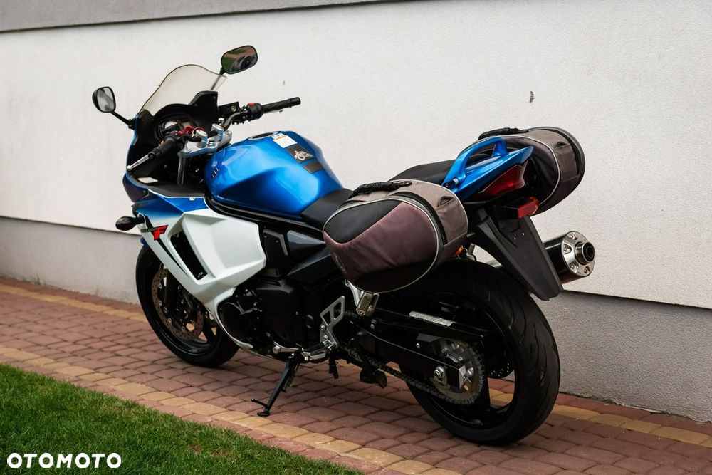 Suzuki GSX - 5