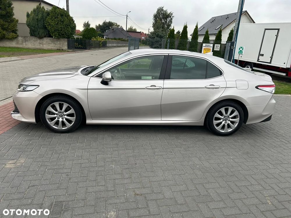 Toyota Camry 2.5 Hybrid Comfort CVT - 2