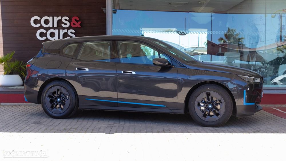 BMW iX xDrive 40 - 2