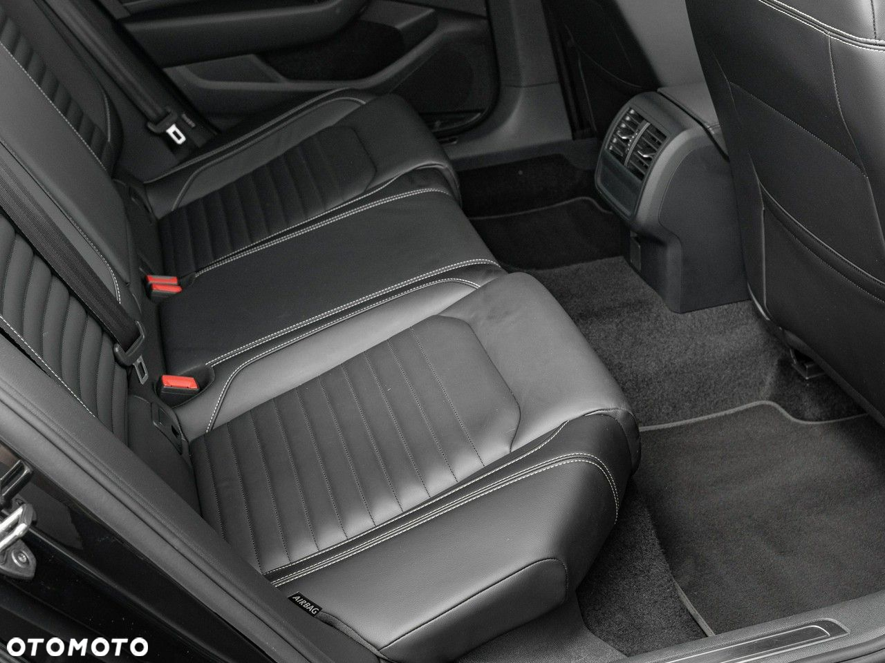 Volkswagen Passat 2.0 TSI 4Mot Elegance DSG - 31