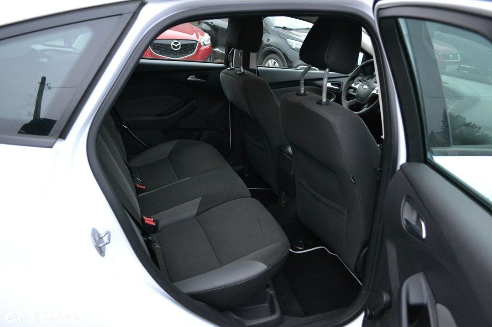 Ford Focus 1.6 Edition - 9