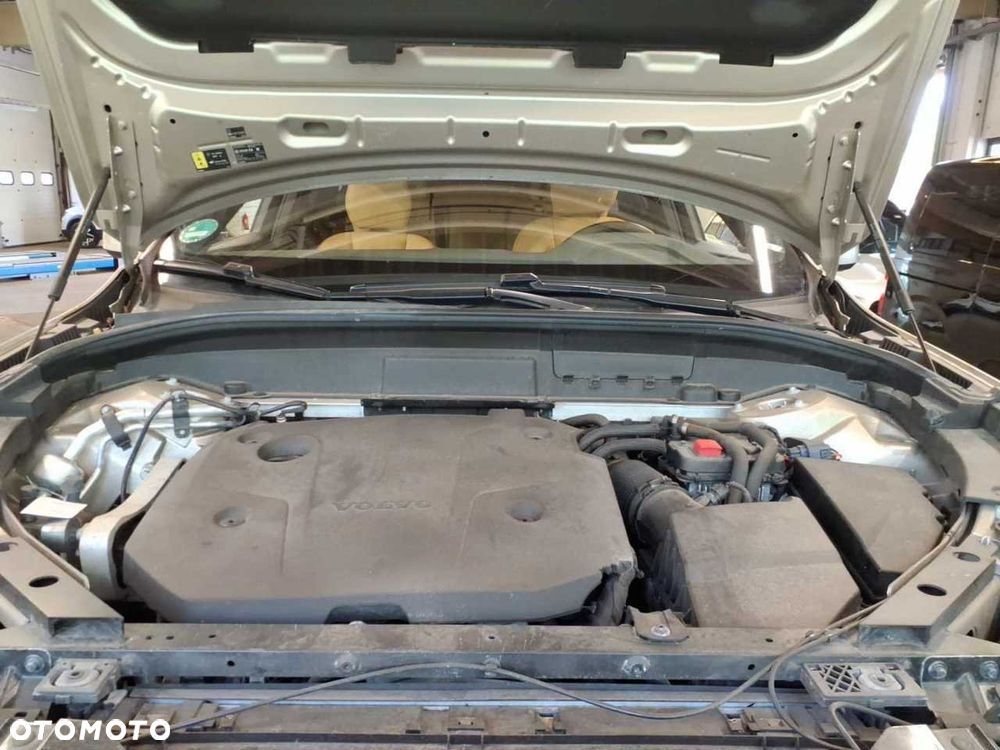 Volvo XC 60 B4 D AWD Ultimate Bright - 16