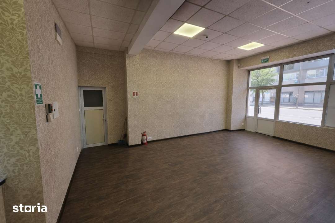 Inchiriere Spatiu Comercial Vitrat, 45 mp Baza 3 - Carrefour Felicia. - Imagine principală: 3/5