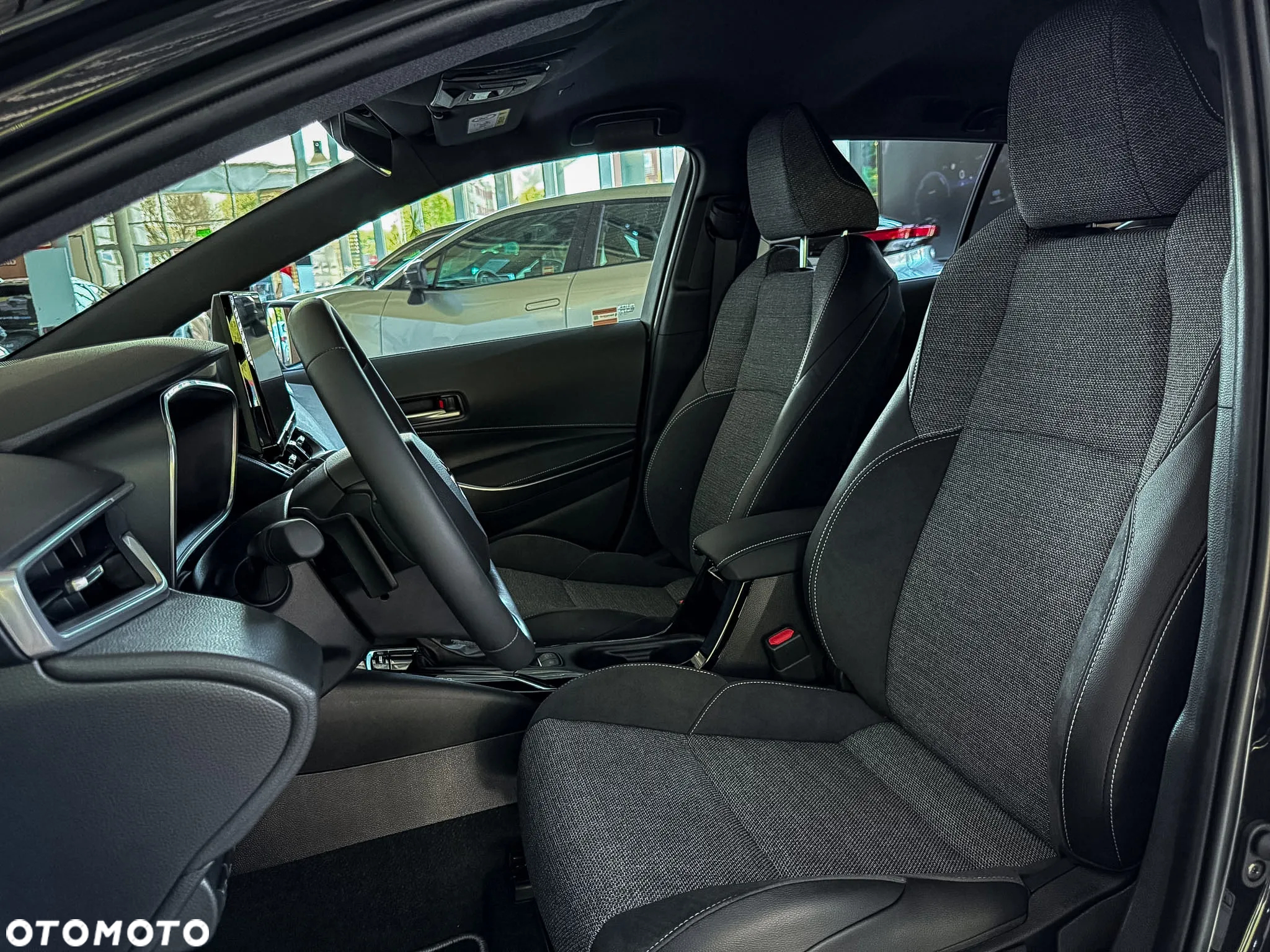 Toyota Corolla 1.8 Hybrid Style - 11