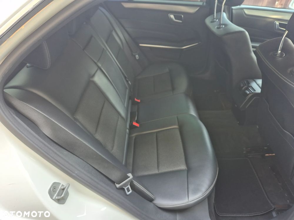 Mercedes-Benz Klasa E 220 T CDI 7G-TRONIC Avantgarde - 18